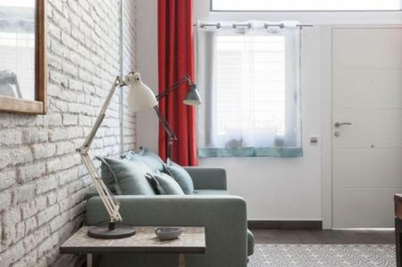 Stylish Apartment With Terrace For Couple Or Family Barcelona Exteriér fotografie